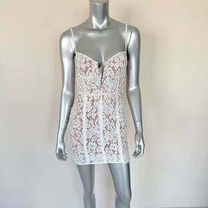 NWT!!! For love and lemons women dress size M Retail 265$
